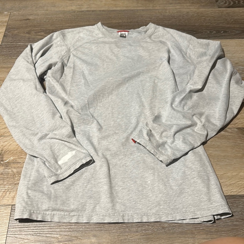 Men’s North Face.   Grey Shirt.